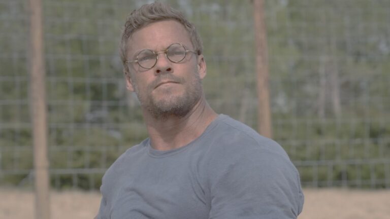 Filmes de guerra com Henry Cavill e Alan Ritchson