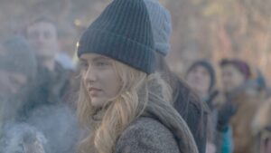 Kathryn Newton em The Society