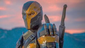 Capa de Absolute Batman 19 com foco em Deathstroke