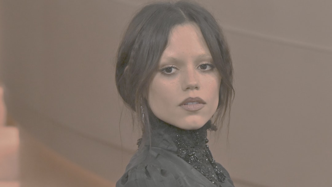 Jenna Ortega em evento de cinema