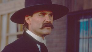 Robert Mitchum em Tombstone