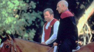 Star Trek Strange New Worlds e o Capitão Pike em destaque.