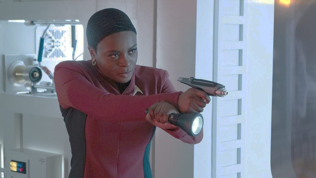 Uhura fala Klingon em Strange New Worlds