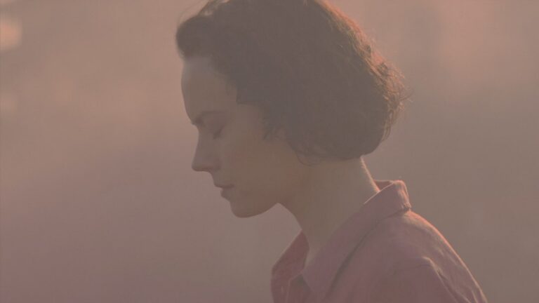 Daisy Ridley We Bury the Dead em performance marcante