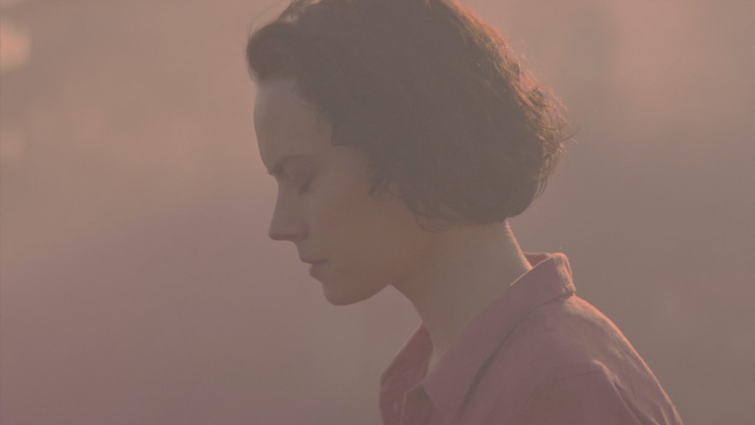 Daisy Ridley We Bury the Dead em performance marcante