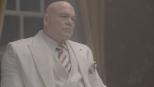 Daredevil Born Again explora temas visuais entre herói e vilão.