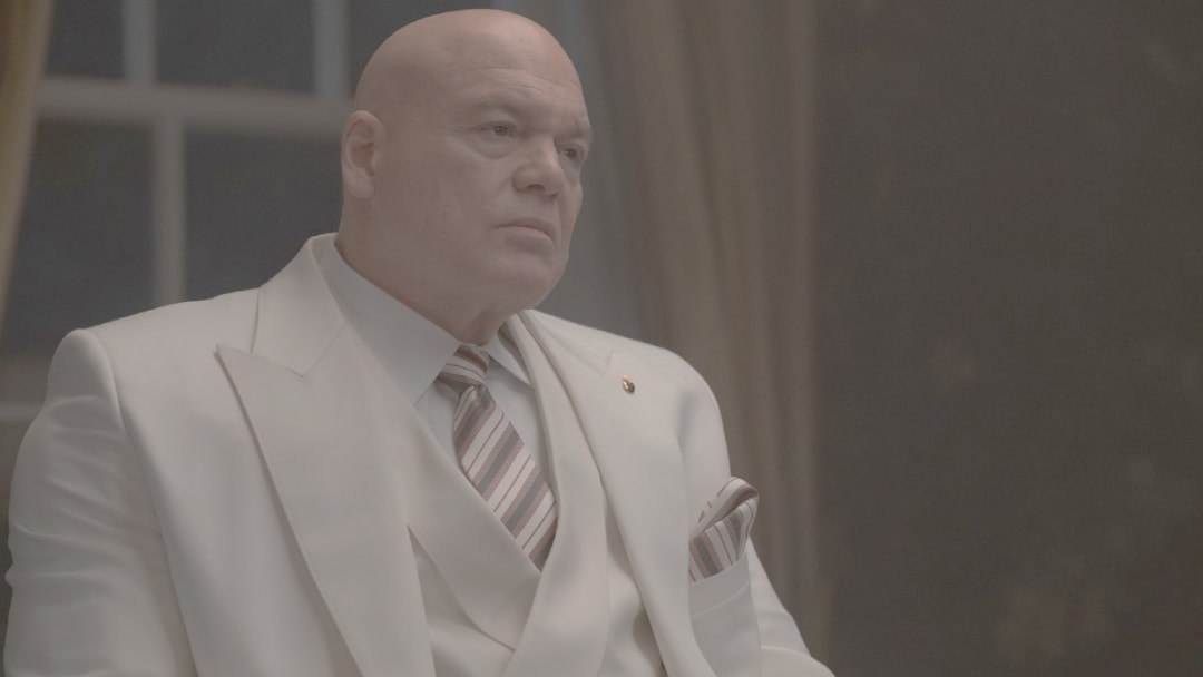 Daredevil Born Again explora temas visuais entre herói e vilão.