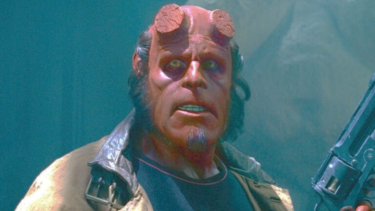 Young Hellboy em novas aventuras na infância