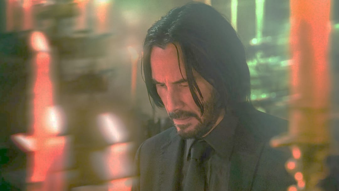 Dragon's Breath John Wick em cena de ação intensa