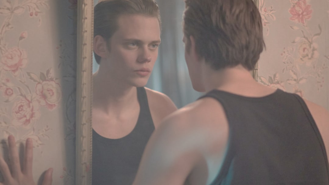Hemlock Grove série de terror com Bill Skarsgård