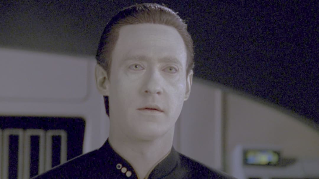 Data Star Trek em momento sombrio de ficção científica