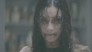 Evil Dead Burn com nota no Rotten Tomatoes