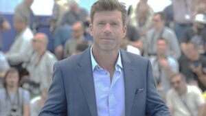 Taylor Sheridan atua em série de espionagem